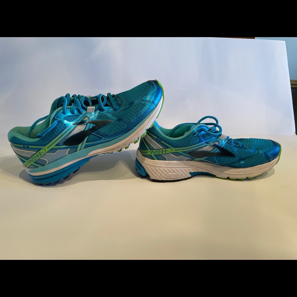 Women's Brooks Ravenna Sneakers US size 11
